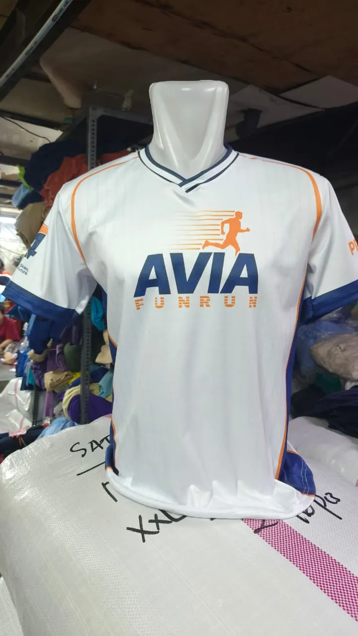 Jersey Avia Fun Run pada manekin di workshop